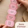 Un ensemble de coupons d'amour DIY présentés joliment dans un cadre romantique.