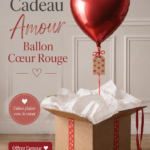 Ballon rouge en forme de cœur flottant avec un fond romantique