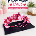 Une carte pop-up colorée ouverte, illustrant un joli motif floral.