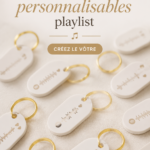Des portes-clés personnalisables inspirés par la musique sur un fond coloré.