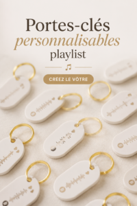 Des portes-clés personnalisables inspirés par la musique sur un fond coloré.