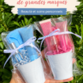 Sélection de produits de beauté soigneusement arrangés sur une table, prêts à offrir.