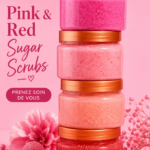 Gommages sucrés roses et rouges présentés dans des bocaux élégants, parfaits pour un cadeau.
