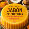 Savon fait maison à base de curcuma, avec une belle couleur dorée et des ingrédients naturels.
