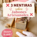 Un assortiment de savons artisanaux élégamment présentés, idéals comme cadeaux.