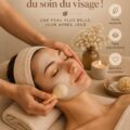 Femme appliquant un soin du visage dans un environnement relaxant et chaleureux.