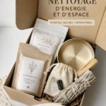 Un kit de purification d'énergie avec divers outils pour harmoniser l'espace de vie.